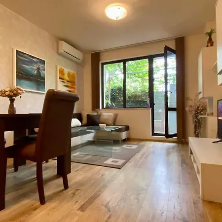 Dreams 35 Apartment